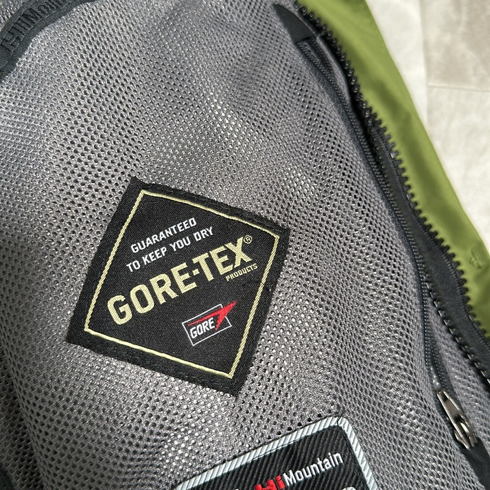 Gore-Tex women’s shell jacket - Picture 6 of 6